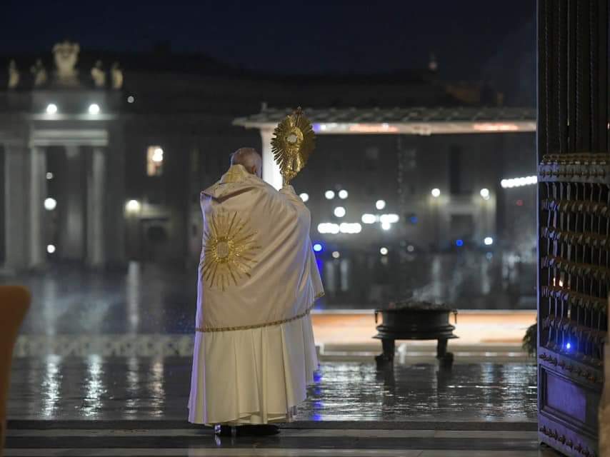 ¿Por qué tenéis miedo?¿aún no tenéis fe? Bendición URBI ET ORBI del Papa Francisco