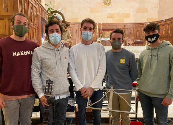 HAKUNA dirige una Hora Santa en San Telmo