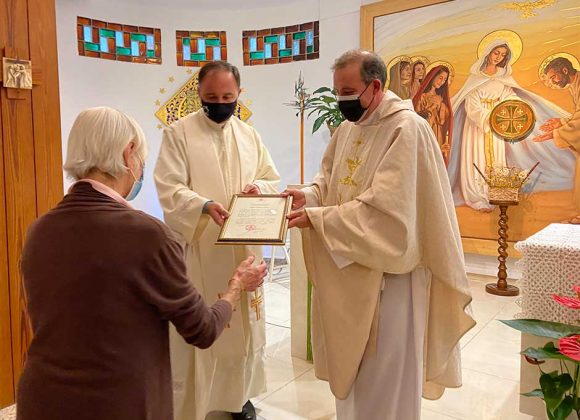 MISA EN HOMENAJE A LOS 30 AÑOS DE VOLUNTARIADO EN CÁRITAS DE ÁNGELA MABLEY