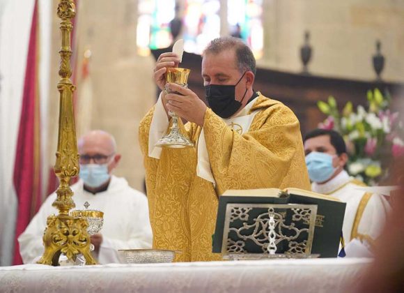 ORDENACIÓN EPISCOPAL Y TOMA DE POSESIÓN DEL NUEVO OBISPO