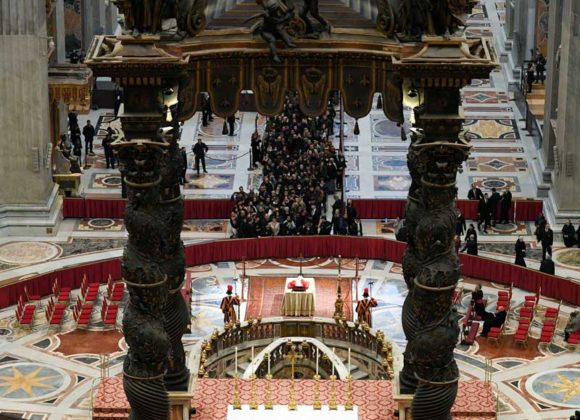 MISA FUNERAL POR EL PAPA EMÉRITO BENEDICTO XVI