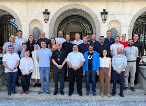 LA COMISIÓN DE JUVENTUD SE REÚNE PARA ULTIMAR DETALLES DE LA JMJ LISBOA 2023