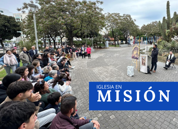 LAS COMUNIDADES NEOCATECUMENALES DE IBIZA LLEVAN ADELANTE LA GRAN MISIÓN EN EL PARQUE DE LA PAZ LAS COMUNIDADES NEOCATECUMENALES DE IBIZA LLEVAN ADELANTE LA GRAN MISIÓN EN EL PARQUE DE LA PAZ