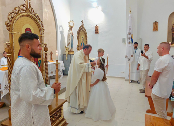 LITURGIA DE LA COMUNIDAD CATÓLICA UCRANIANA DE RITO ORIENTAL EN LA CAPILLA DE LOURDES