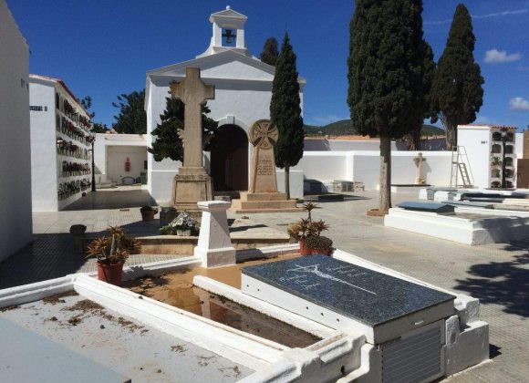 MISAS Y RESPONSOS EN LOS CEMENTERIOS PITIUSOS POR LOS FIELES DIFUNTOS