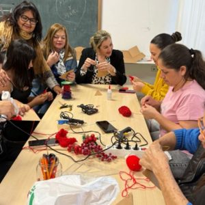 TALLERES DE MANUALIDADES Y COSTURA EN LA PARROQUIA DEL ROSER Y SANT CIRIAC