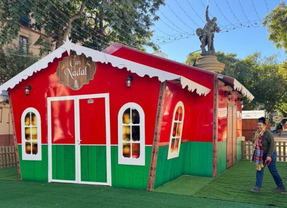 UNA CASETA NAVIDEÑA DE CÁRITAS PARA FOMENTAR LA CREATIVIDAD Y LA PARTICIPACIÓN SOCIAL