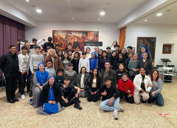 UNA TREINTENA DE JÓVENES PARTICIPAN EN EL TALLER DE DISCERNIMIENTO VOCACIONAL UNA TREINTENA DE JÓVENES PARTICIPAN EN EL TALLER DE DISCERNIMIENTO VOCACIONAL