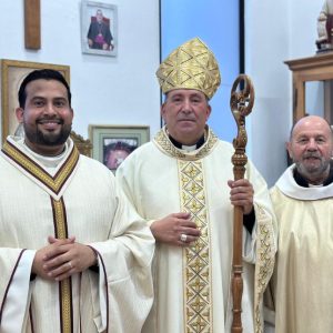 EDDY MARTÍN GONZÁLEZ PREN POSSESSIÓ COM A NOU RECTOR ‘IN SOLIDUM’ DE LA PARRÒQUIA DE SANT PAU EDDY MARTÍN GONZÁLEZ PREN POSSESSIÓ COM A NOU RECTOR ‘IN SOLIDUM’ DE LA PARRÒQUIA DE SANT PAU