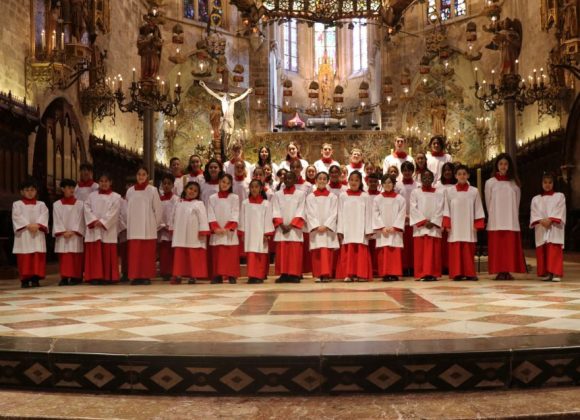 CONCIERTO DE LA ESCOLANIA DELS VERMELLS DE MALLORCA EN LA CATEDRAL DE IBIZA