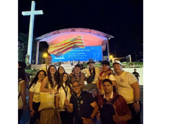MÁS DE 60 PERSONAS DE LA DIÓCESIS PEREGRINAN A MADRID PARA LA VISITA DEL PAPA MÁS DE 60 PERSONAS DE LA DIÓCESIS PEREGRINAN A MADRID PARA LA VISITA DEL PAPA
