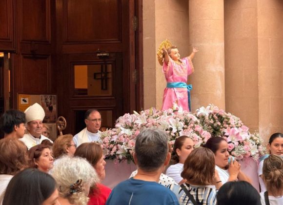 LA FIESTA DEL DIVINO NIÑO REÚNE A FIELES DE LA COMUNIDAD ECUATORIANA DE IBIZA LA FIESTA DEL DIVINO NIÑO REÚNE A FIELES DE LA COMUNIDAD ECUATORIANA DE IBIZA