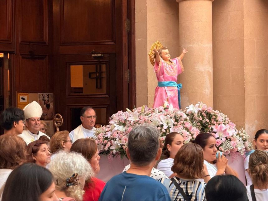 LA FIESTA DEL DIVINO NIÑO REÚNE A FIELES DE LA COMUNIDAD ECUATORIANA DE IBIZA LA FIESTA DEL DIVINO NIÑO REÚNE A FIELES DE LA COMUNIDAD ECUATORIANA DE IBIZA
