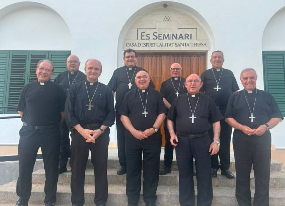 LOS OBISPOS DE LA PROVINCIA VALENTINA EXAMINAN EN IBIZA LA SITUACIÓN DE LA ENSEÑANZA DE LA RELIGIÓN EN LA ESCUELA PÚBLICA LOS OBISPOS DE LA PROVINCIA VALENTINA EXAMINAN EN IBIZA LA SITUACIÓN DE LA ENSEÑANZA DE LA RELIGIÓN EN LA ESCUELA PÚBLICA