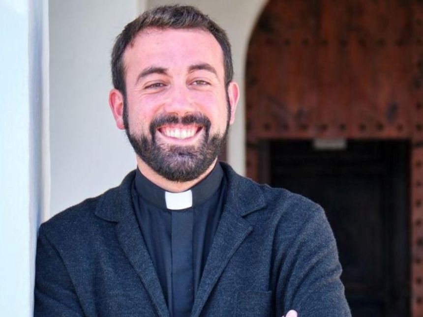DANIEL MARTÍN TOMARÁ POSESIÓN EL PRÓXIMO DOMINGO COMO NUEVO PÁRROCO DE SANT CARLES DANIEL MARTÍN TOMARÁ POSESIÓN EL PRÓXIMO DOMINGO COMO NUEVO PÁRROCO DE SANT CARLES