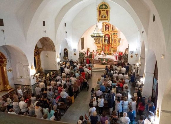 EL PRÓXIMO SÁBADO SE INAUGURA LA NUEVA ILUMINACIÓN INTERIOR DE LA IGLESIA DE SANT ANTONI EL PRÓXIMO SÁBADO SE INAUGURA LA NUEVA ILUMINACIÓN INTERIOR DE LA IGLESIA DE SANT ANTONI