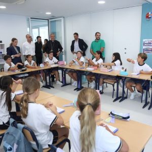 LA PRESIDENTA DEL GOVERN BALEAR, EL CONSELLER D’EDUCACIÓ I EL PRESIDENT DEL CONSELL VISITEN EL COL·LEGI VERGE MIRACULOSA DE FORMENTERA LA PRESIDENTA DEL GOVERN BALEAR, EL CONSELLER D’EDUCACIÓ I EL PRESIDENT DEL CONSELL VISITEN EL COL·LEGI VERGE MIRACULOSA DE FORMENTERA