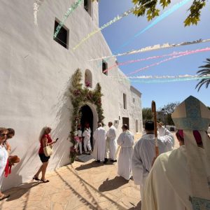 LA PARRÒQUIA DE LA MARE DE DÉU DE JESÚS AQUEST DIMARTS EL DIA DE LA SEUA PATRONA LA PARRÒQUIA DE LA MARE DE DÉU DE JESÚS AQUEST DIMARTS EL DIA DE LA SEUA PATRONA