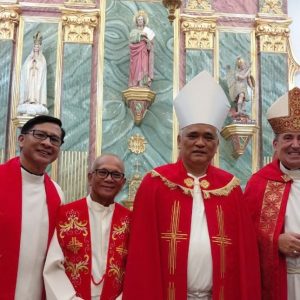 EL BISBE DE LA CIUTAT FILIPINA DE TABUK VISITA EIVISSA I COMPARTEIX CELEBRACIÓ AMB MONS. VICENT RIBAS EL BISBE DE LA CIUTAT FILIPINA DE TABUK VISITA EIVISSA I COMPARTEIX CELEBRACIÓ AMB MONS. VICENT RIBAS