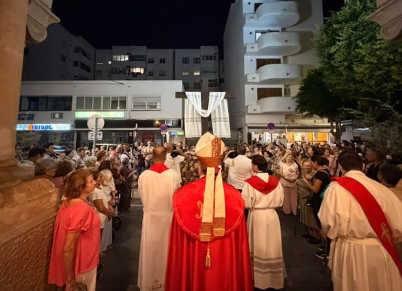 LA PARROQUIA DE SANTA CRUZ CELEBRA SU FIESTA PATRONAL LA PARROQUIA DE SANTA CRUZ CELEBRA SU FIESTA PATRONAL
